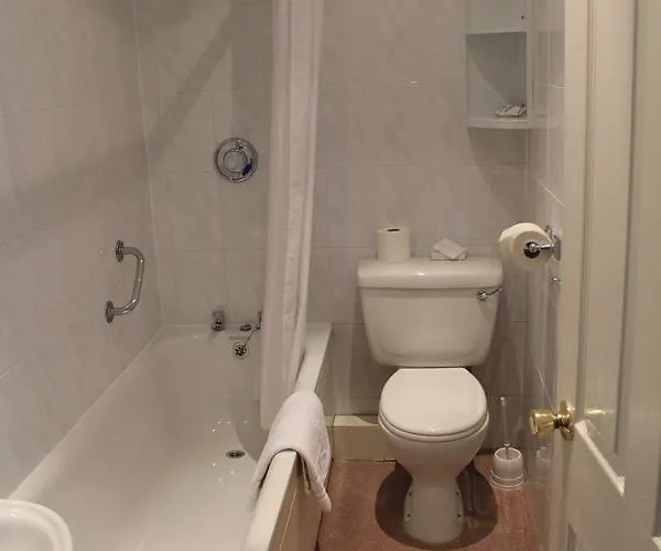 Alhambra Court Hotel