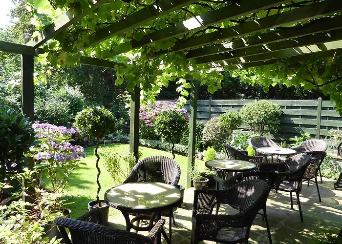 Hotel Alhambra Court