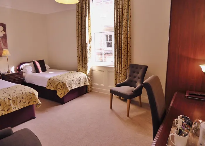 Hotel Alhambra Court