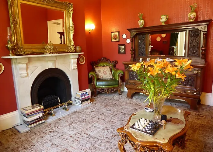 Hotel Alhambra Court 4*