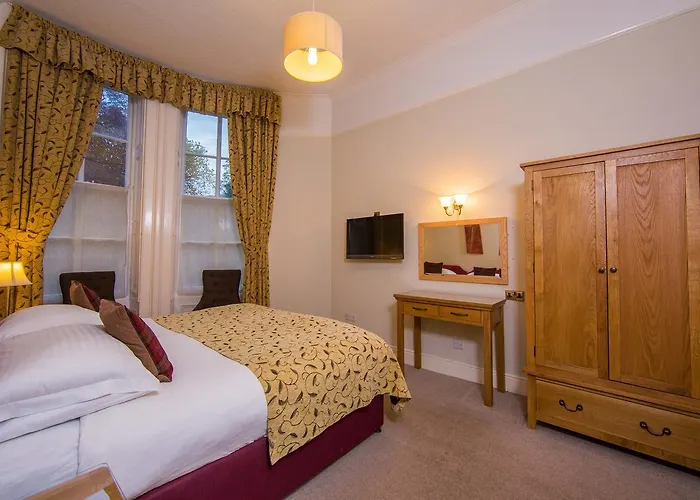 Alhambra Court 4* York