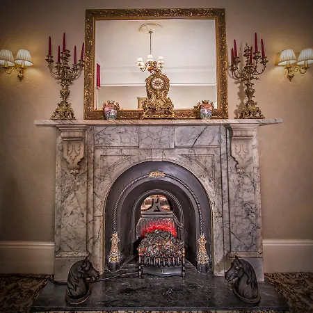 Alhambra Court Hotel 4*