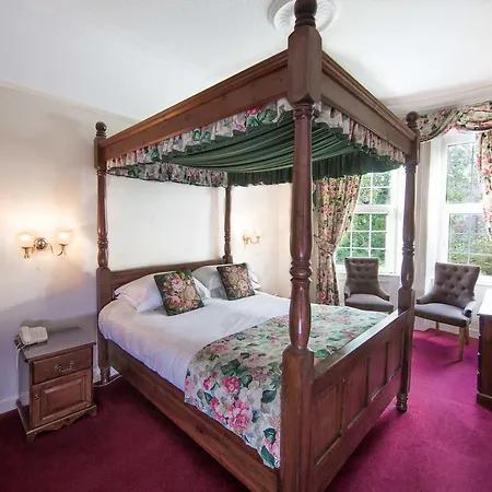 Alhambra Court Hotel