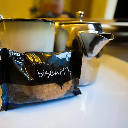 Отель Alhambra Court Йорк